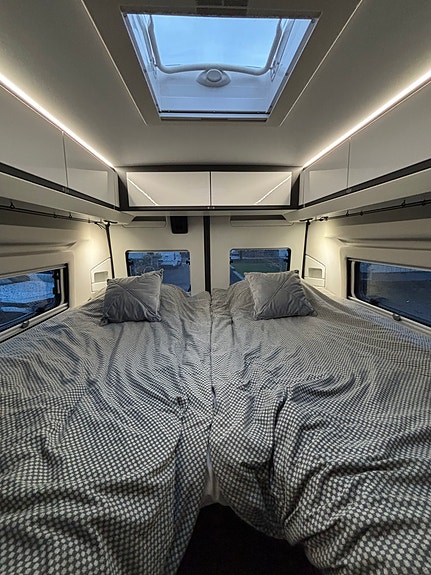 Adria TWIN 640 SLB Supreme (unikt XXL Panorama tak) 10 of 13