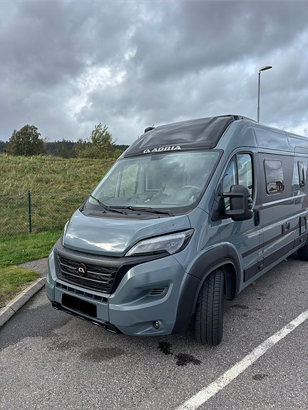 Adria TWIN 640 SLB Supreme (unikt XXL Panorama tak) 3 of 13