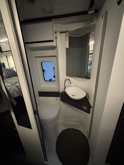 Adria TWIN 640 SLB Supreme (unikt XXL Panorama tak) 11 of 13