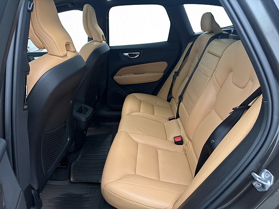 Volvo XC60 17 of 30