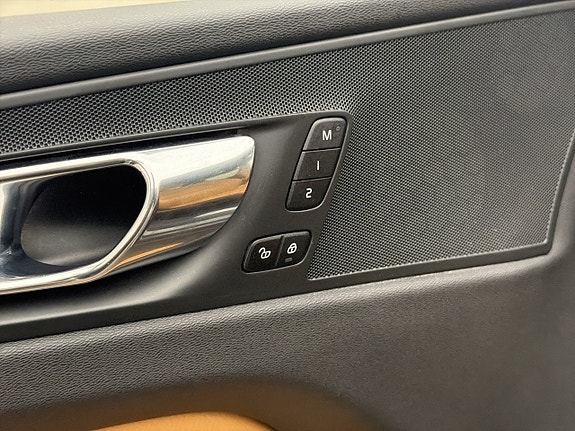 Volvo XC60 16 of 30