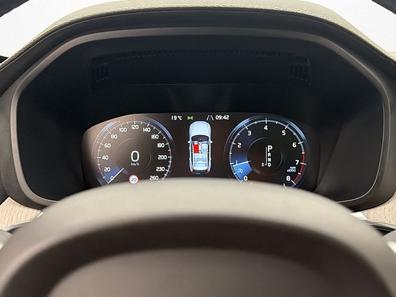 Volvo XC60 19 of 30