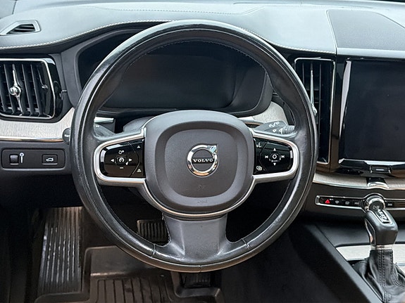 Volvo XC60 11 of 30