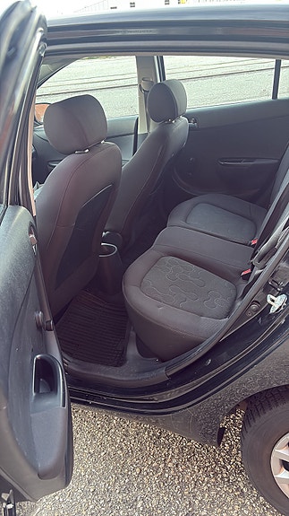 Hyundai i20 6 of 10