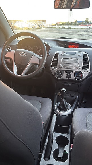 Hyundai i20 8 of 10