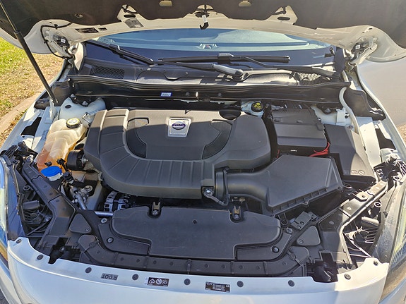 Volvo V40 Cross Country 6 of 9