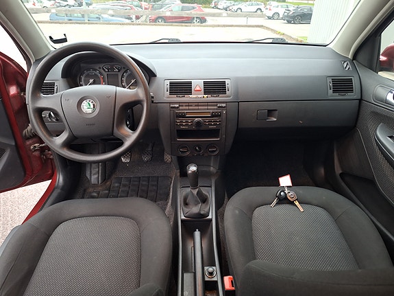 Skoda Fabia 5 of 13