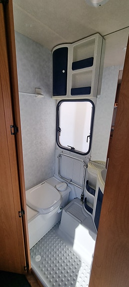 Adria Unica B 502 UL 7 of 7