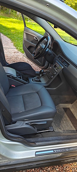 Volvo V70 13 of 25