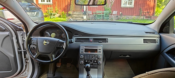 Volvo V70 17 of 25