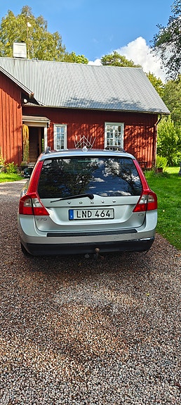 Volvo V70 3 of 25