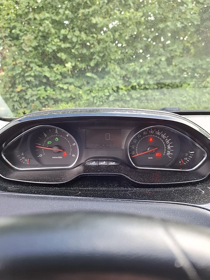 Peugeot 208 4 of 4