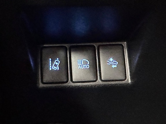 Toyota Yaris 12 of 15