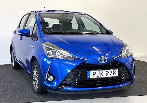 Toyota Yaris 3 of 15