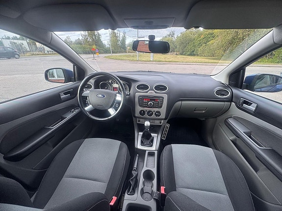 Ford Focus 11 of 14