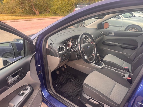 Ford Focus 9 of 14