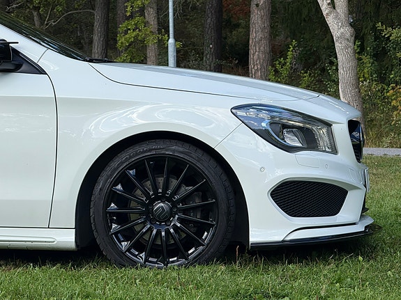 Mercedes-Benz CLA200 3 of 14