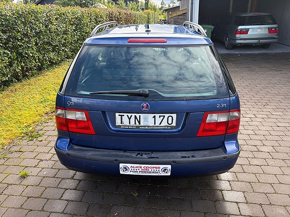 Saab 9-5 3 of 4