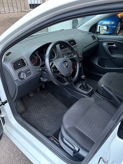 Volkswagen Polo 5 of 7