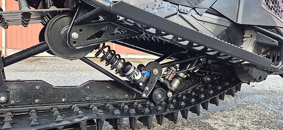 Arctic-cat M8000 RM Alpha 146 3 of 4