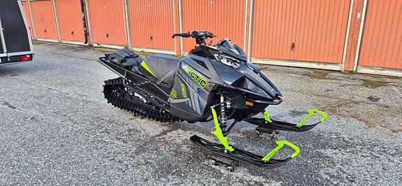 Arctic-cat M8000 RM Alpha 146 2 of 4