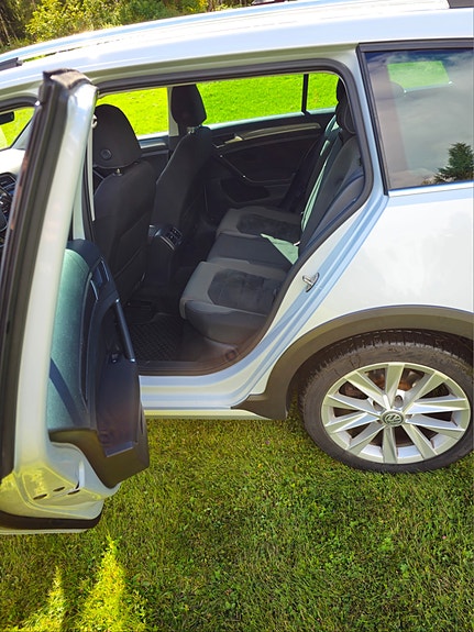 Volkswagen Golf Alltrack 6 of 7