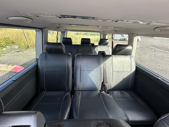 Volkswagen Caravelle 6 of 7
