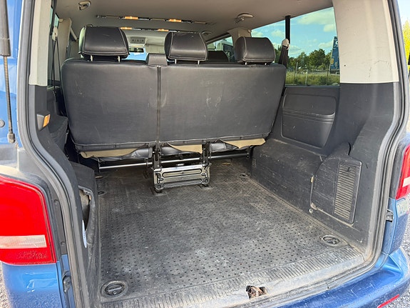 Volkswagen Caravelle 7 of 7