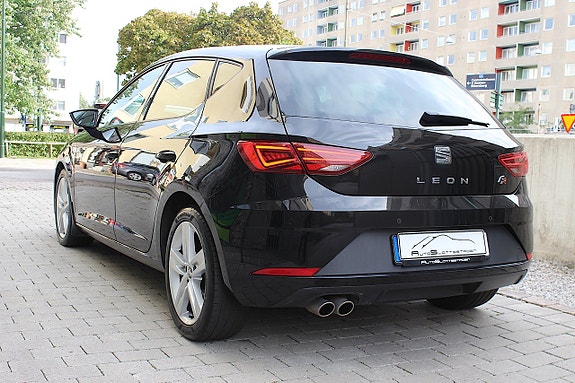 Seat Leon 2 of 30