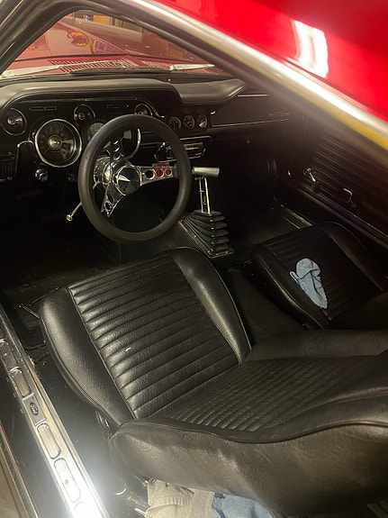 Ford Mustang 5 of 6
