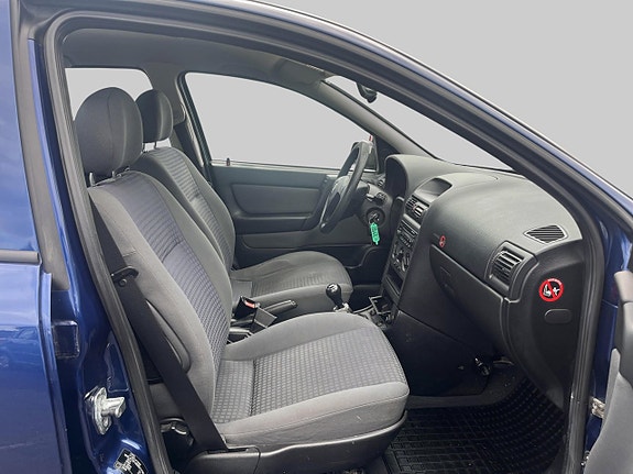Opel Astra 4 of 9