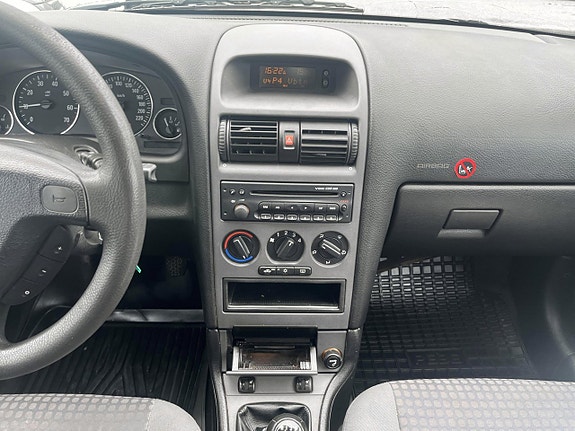 Opel Astra 8 of 9