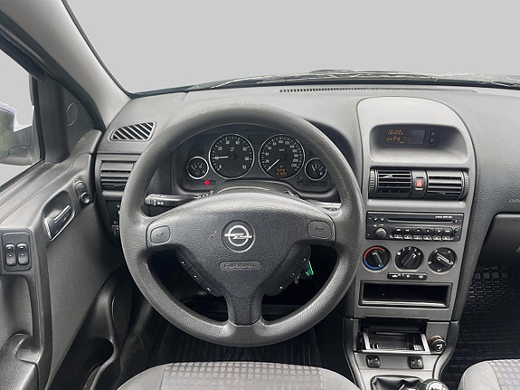 Opel Astra 7 of 9
