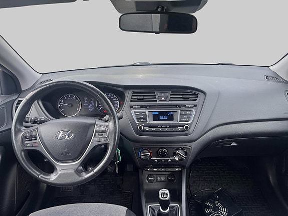 Hyundai i20 6 of 9
