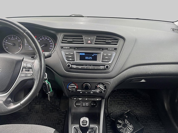 Hyundai i20 8 of 9