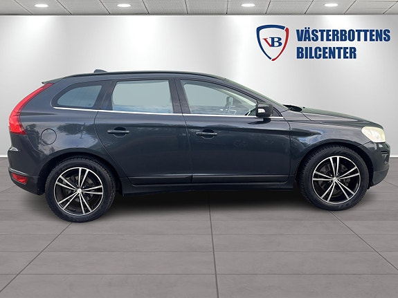 Volvo XC60 2 of 10