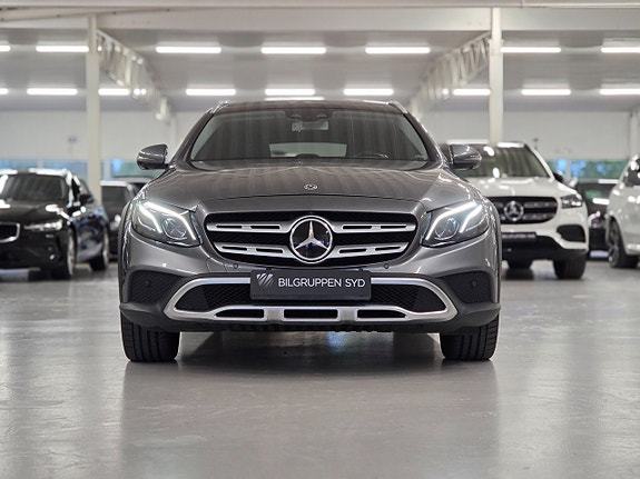 Mercedes-Benz E220 d 2 of 29