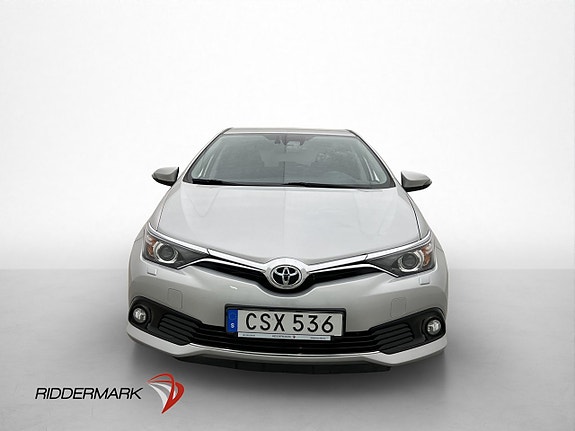 Toyota Auris 2 of 27
