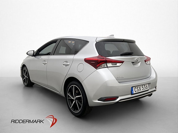 Toyota Auris 5 of 27