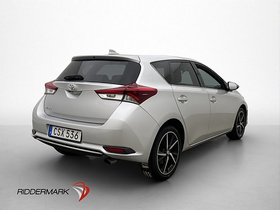 Toyota Auris 8 of 27