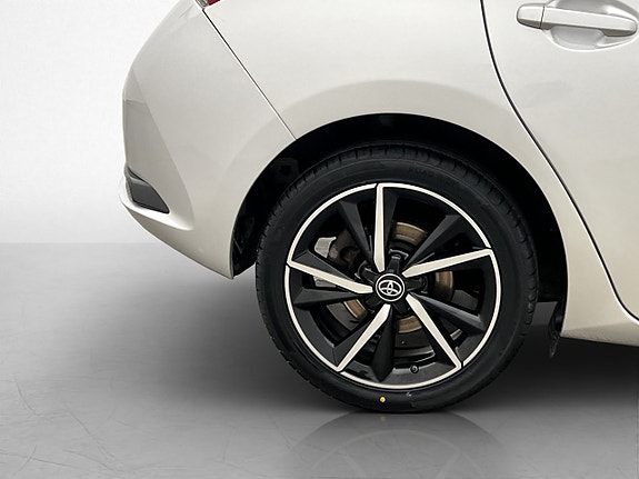 Toyota Auris 26 of 27