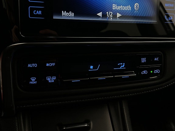 Toyota Auris 18 of 27