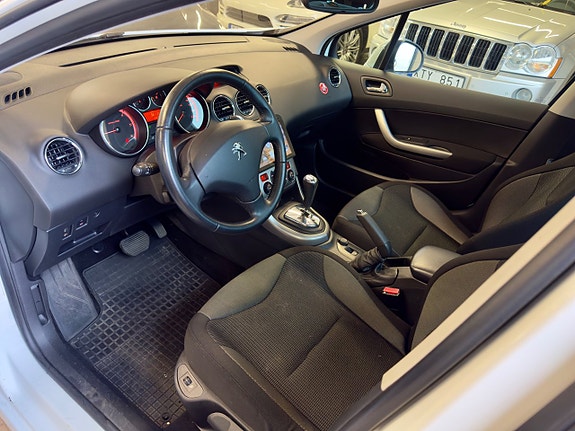 Peugeot 308 SW 12 of 19