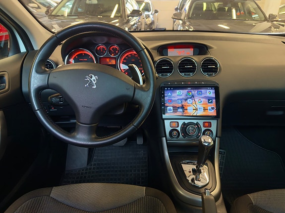 Peugeot 308 SW 11 of 19