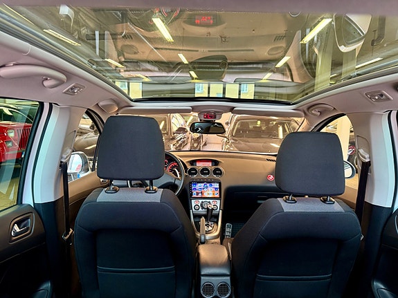 Peugeot 308 SW 9 of 19