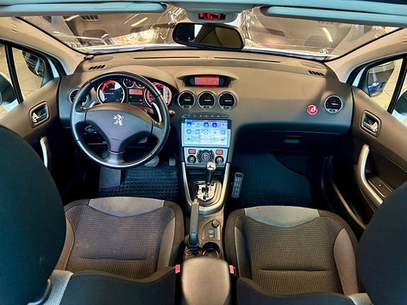 Peugeot 308 SW 10 of 19