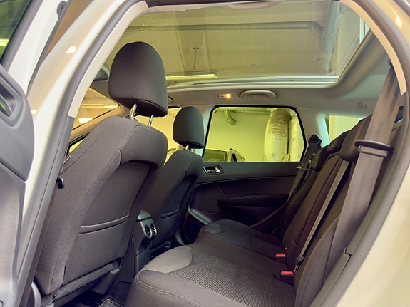 Peugeot 308 SW 14 of 19