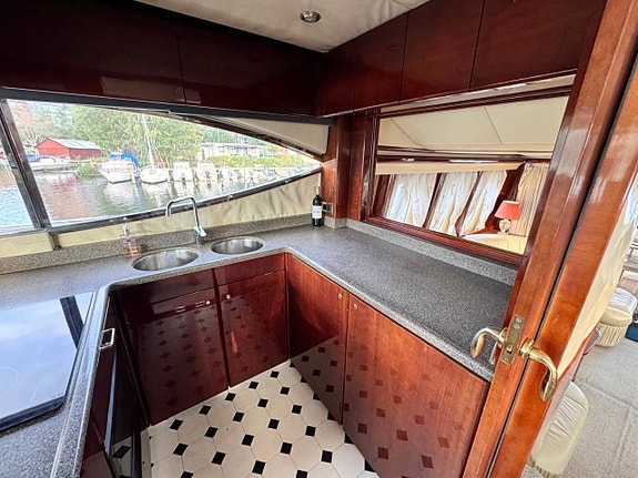Princess 20M | 2 x MAN 1200hk 11 of 12