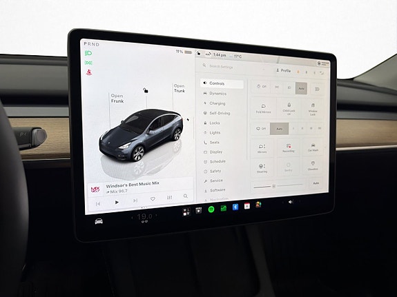 Tesla Model Y 20 of 30