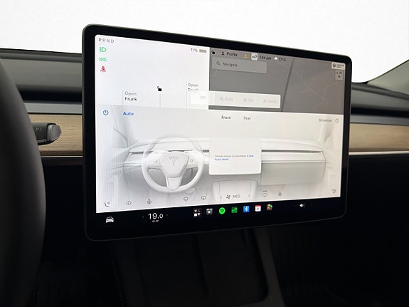 Tesla Model Y 19 of 30